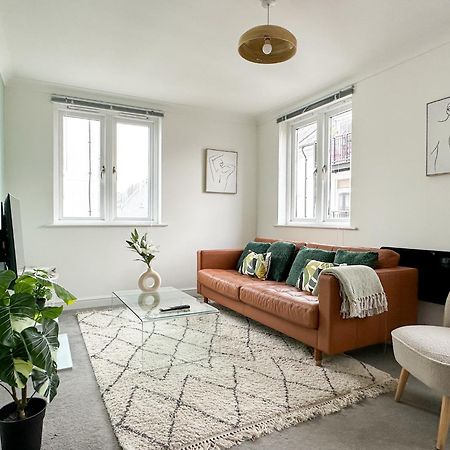 Luxury 2 Bedroom City Centre Apartment - Secure Parking - Amazing Location! Canterbury Exterior foto