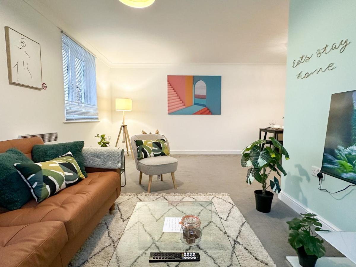 Luxury 2 Bedroom City Centre Apartment - Secure Parking - Amazing Location! Canterbury Exterior foto