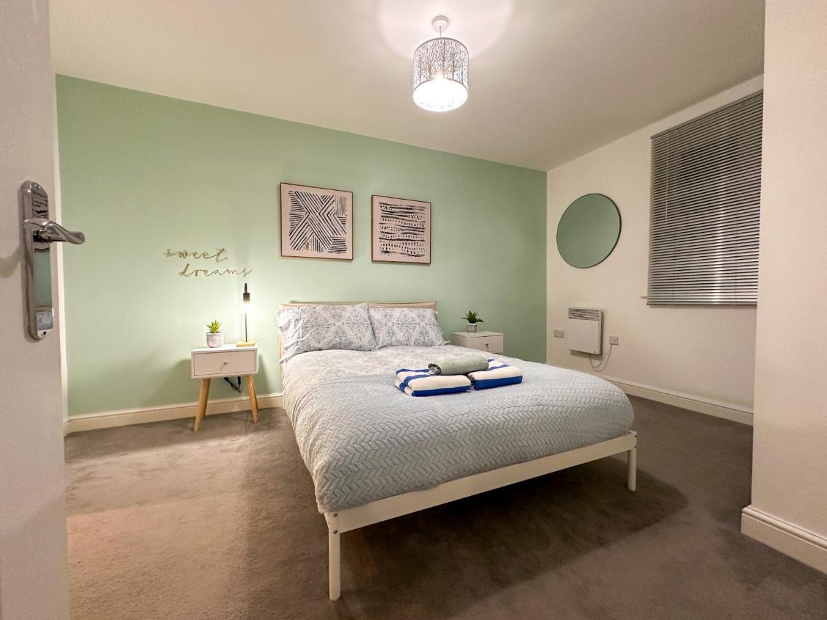 Luxury 2 Bedroom City Centre Apartment - Secure Parking - Amazing Location! Canterbury Exterior foto